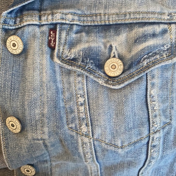 Levi’s women’s denim jacket - Picture 4 of 5
